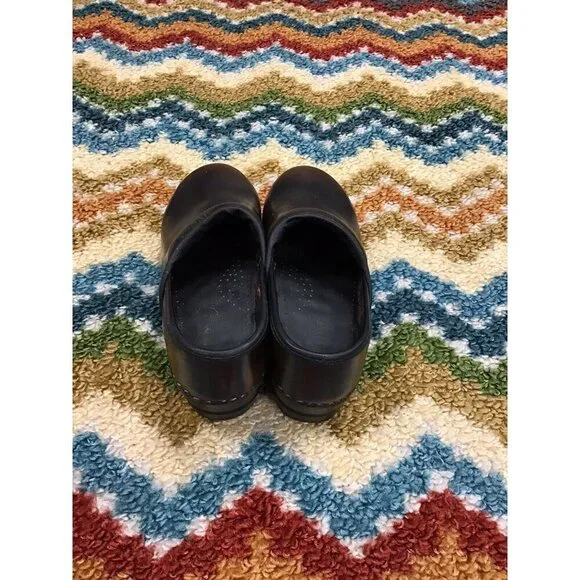 Brown Womans Santita Clogs 6.5 or 37